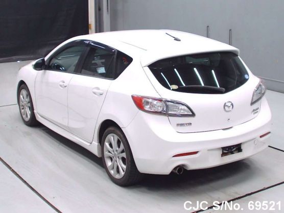 Mazda Axela White