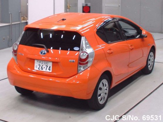 Toyota Aqua Orange 2012